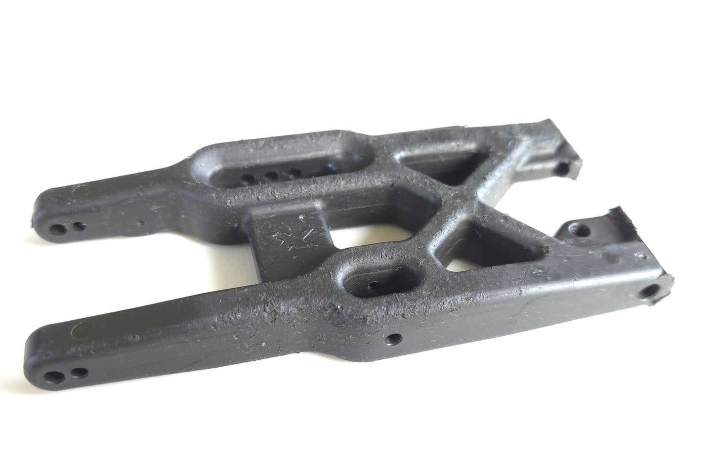 XRAY REAR LOWER ARM Left XRA353122