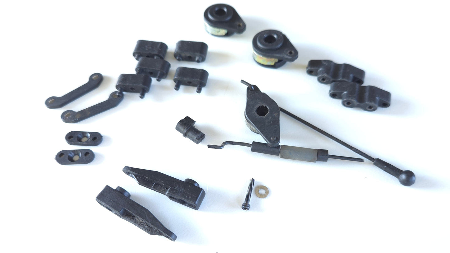 Losi Servo Saver & Mount Set: LST LOSB4250