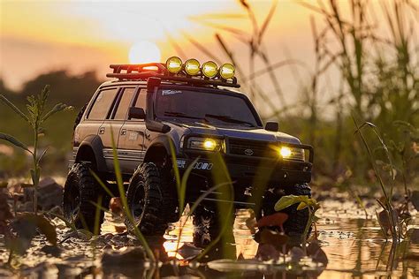 FMS 1:18 FCX18S LC80 Toyota Land Cruiser 80 S V2 RTR (Blue)