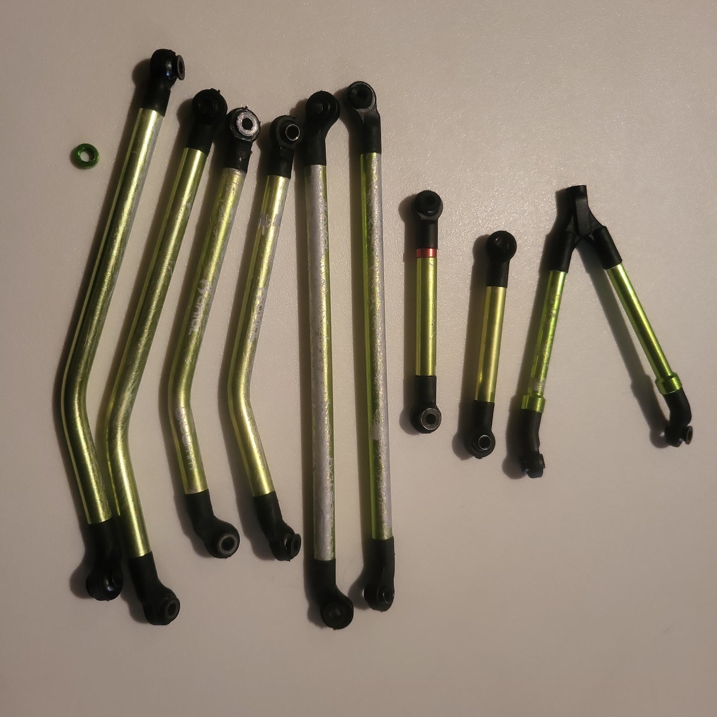 Axial linkage set