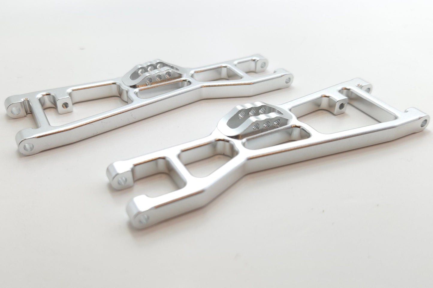 Duratrax Evader ST Alum. Lower arms 02895