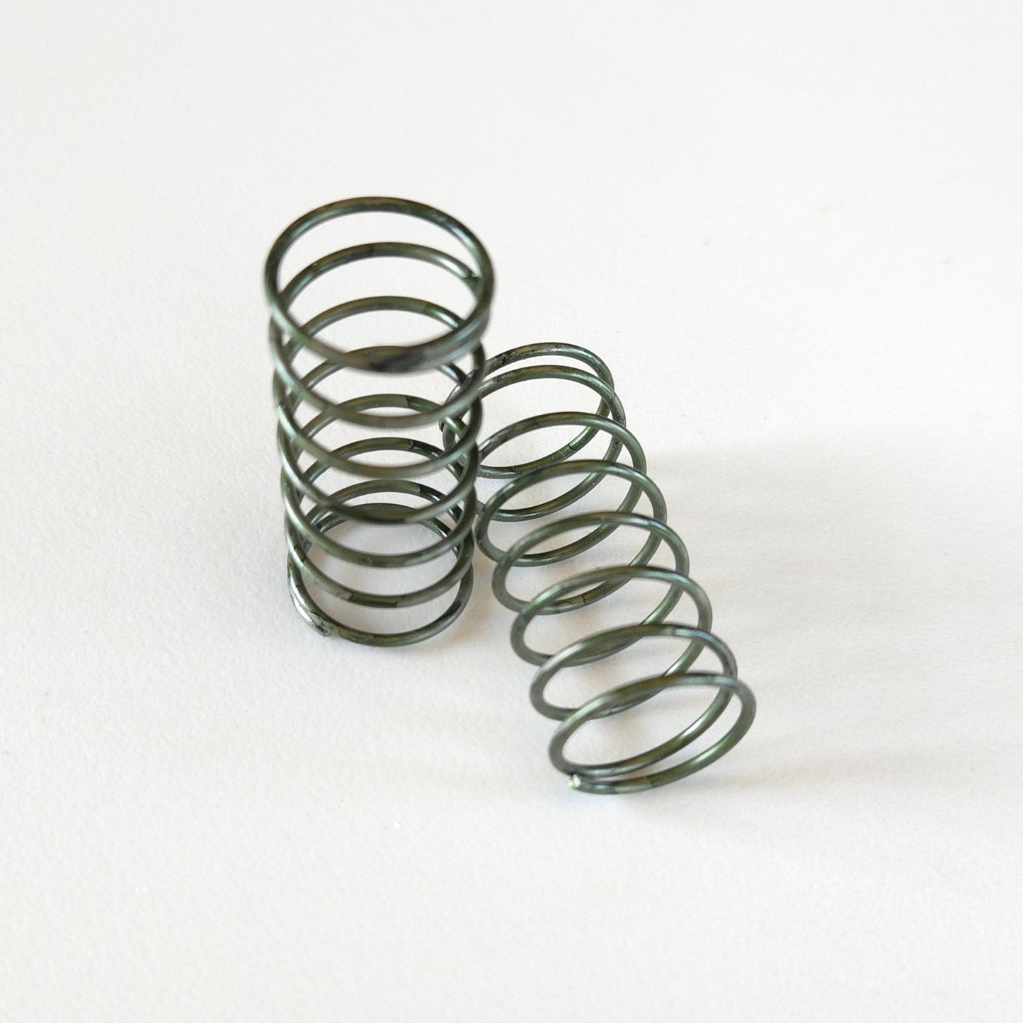Losi 2-Front Springs-MED # A-5101