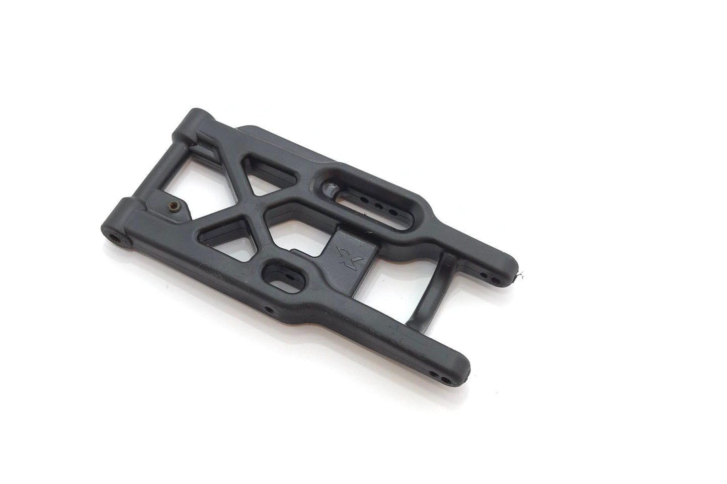 XRAY REAR LOWER ARM Left XRA353122