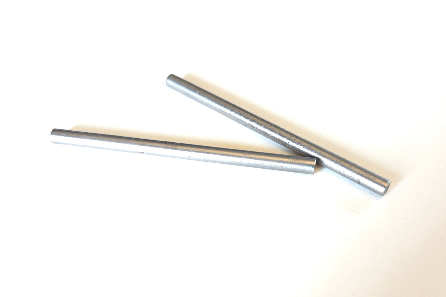 XRAY XB8 Lower Inner Pivot Pin F+R XRA357212