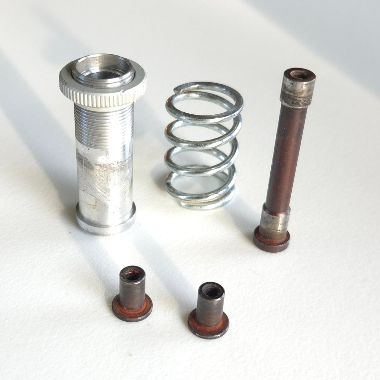 XRAY XB8 Servo Saver Set XRA352500