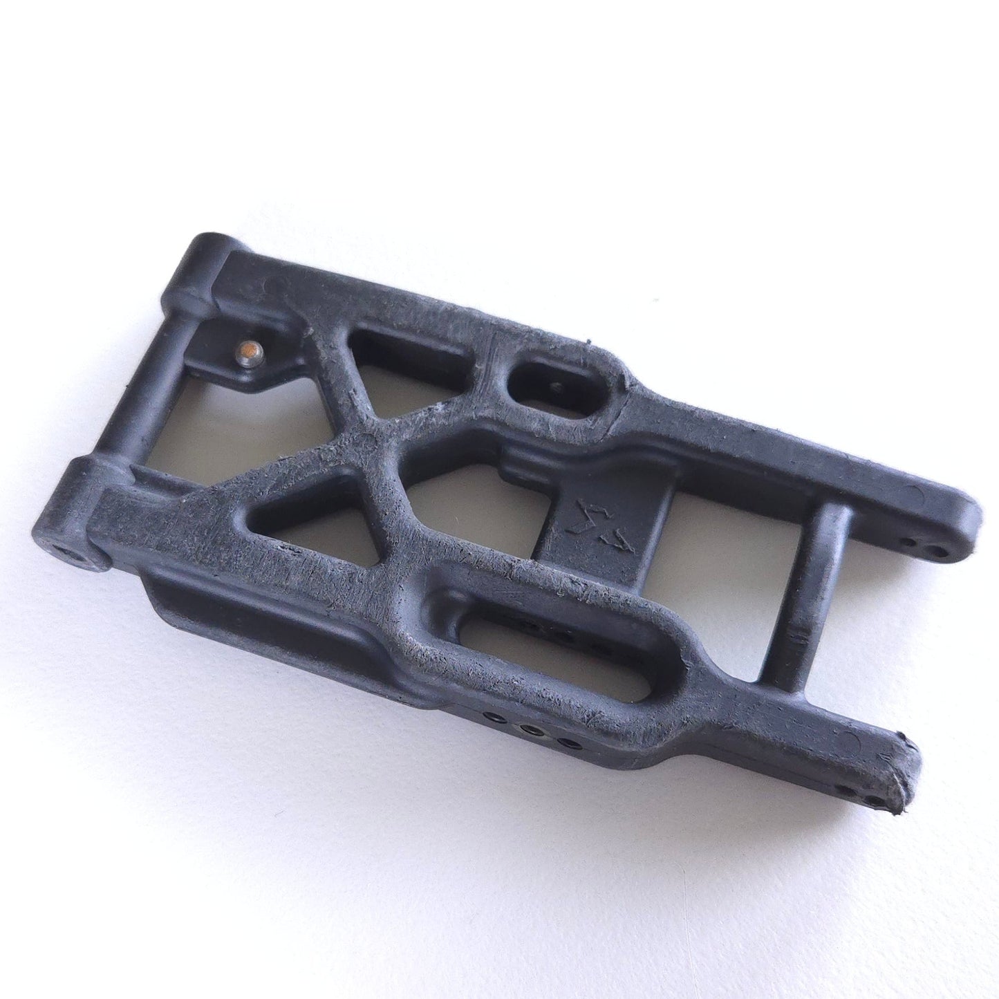 XRAY REAR LOWER ARM Left XRA353122