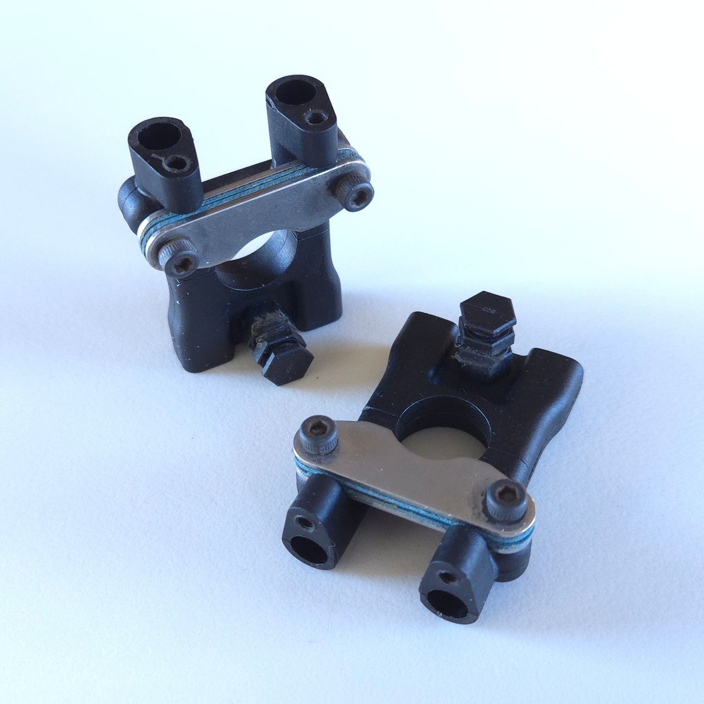 Losi Center Differential Mount Set (MUG) LOSB3561