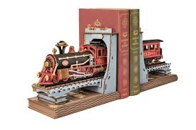 ROETGE01 Book Nook Century Train and Wonderland
