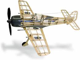 Guillow's Model Focke-Wulf FW-190 16.5in
