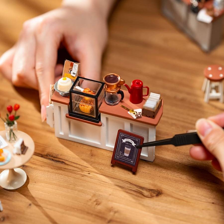 ROEDG162 DIY House No.17 Cafe